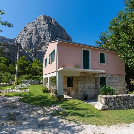 Lovely Apartment In Omis With Kitchen Exterior photo