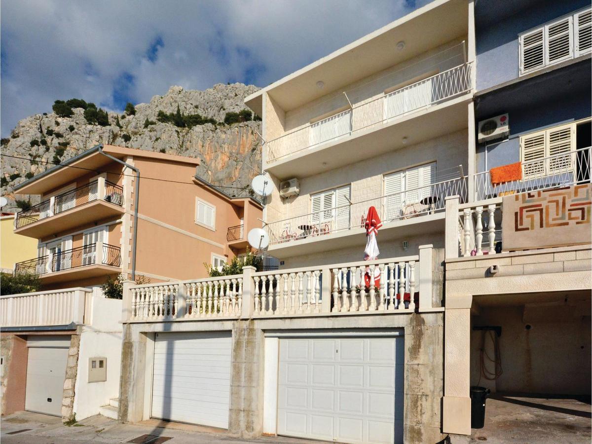 Lovely Apartment In Omis With Kitchen Exterior photo