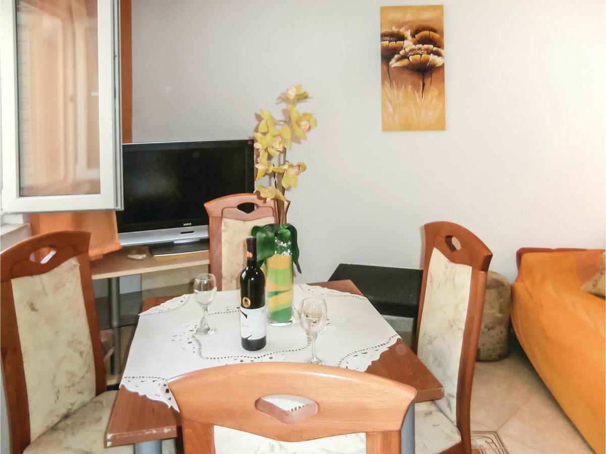 Lovely Apartment In Omis With Kitchen Exterior photo